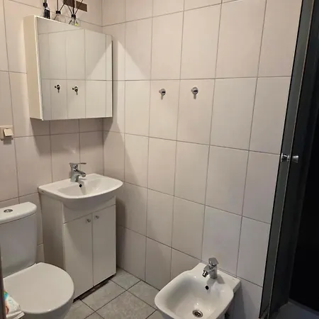 Niezalezny W Domu Jednorodzinnym * Познань
